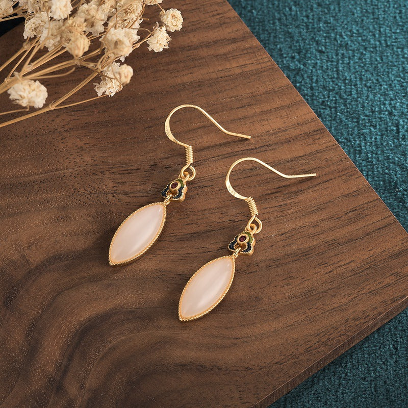 【Quartzite Jade】Leaf White Earrings