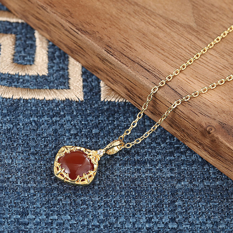 Gold Round Circle Red Nanjiang Carnelian Necklace