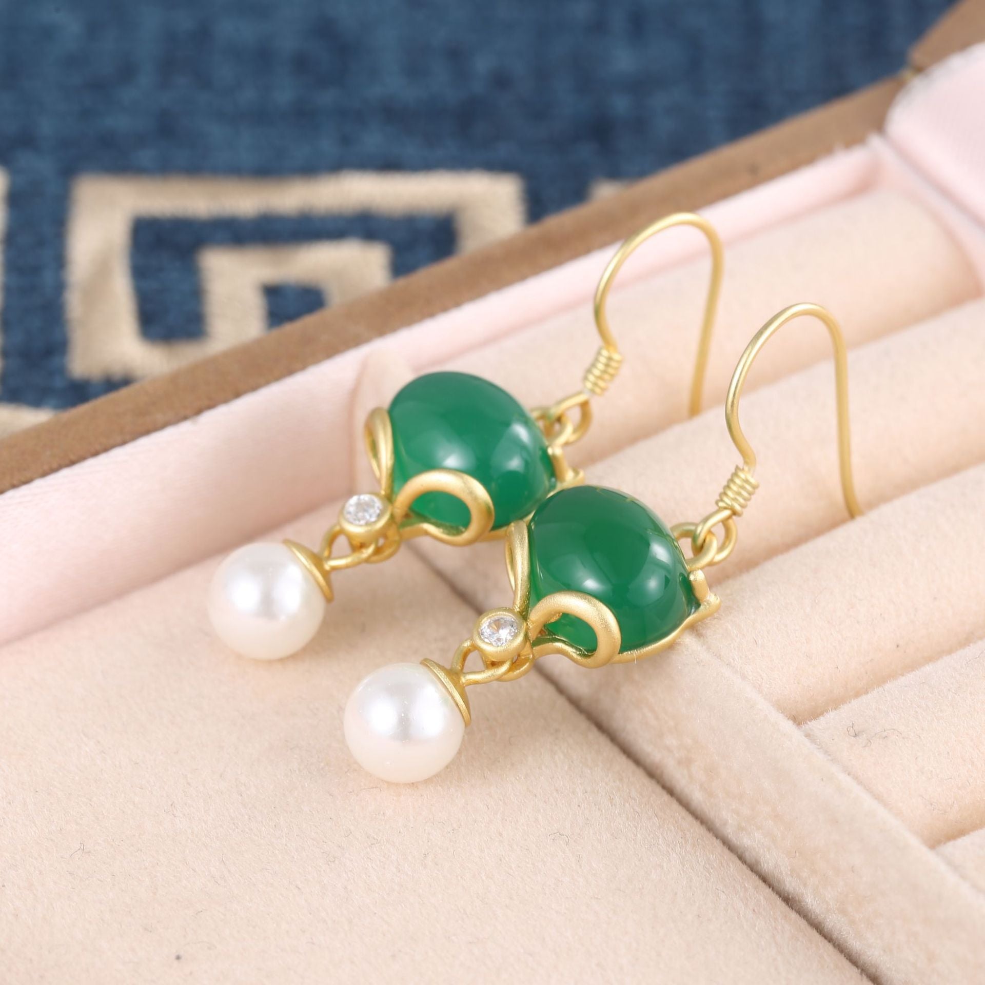 【Agate】Fox Bead Green Agate Earrings