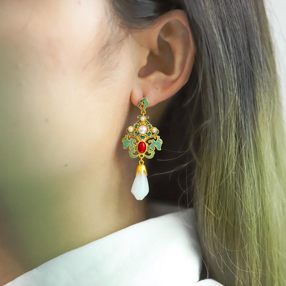 【Quartzite Jade】Floral White Earrings