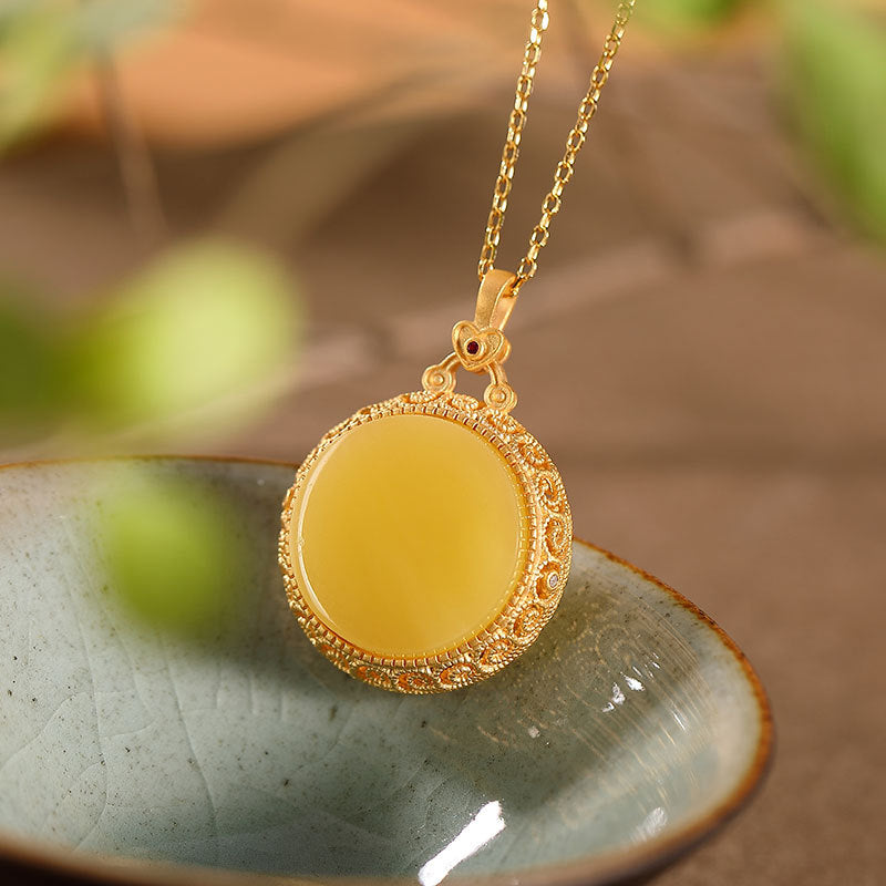 Hollow Out Beeswax Necklace